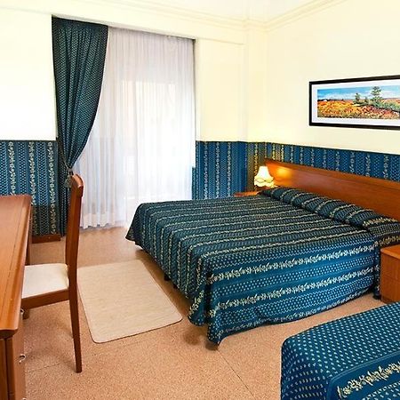 Hotel Napoleon กัตตอลิกา ภายนอก รูปภาพ