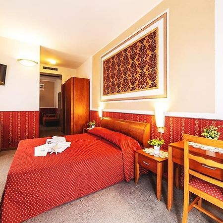 Hotel Napoleon กัตตอลิกา ภายนอก รูปภาพ